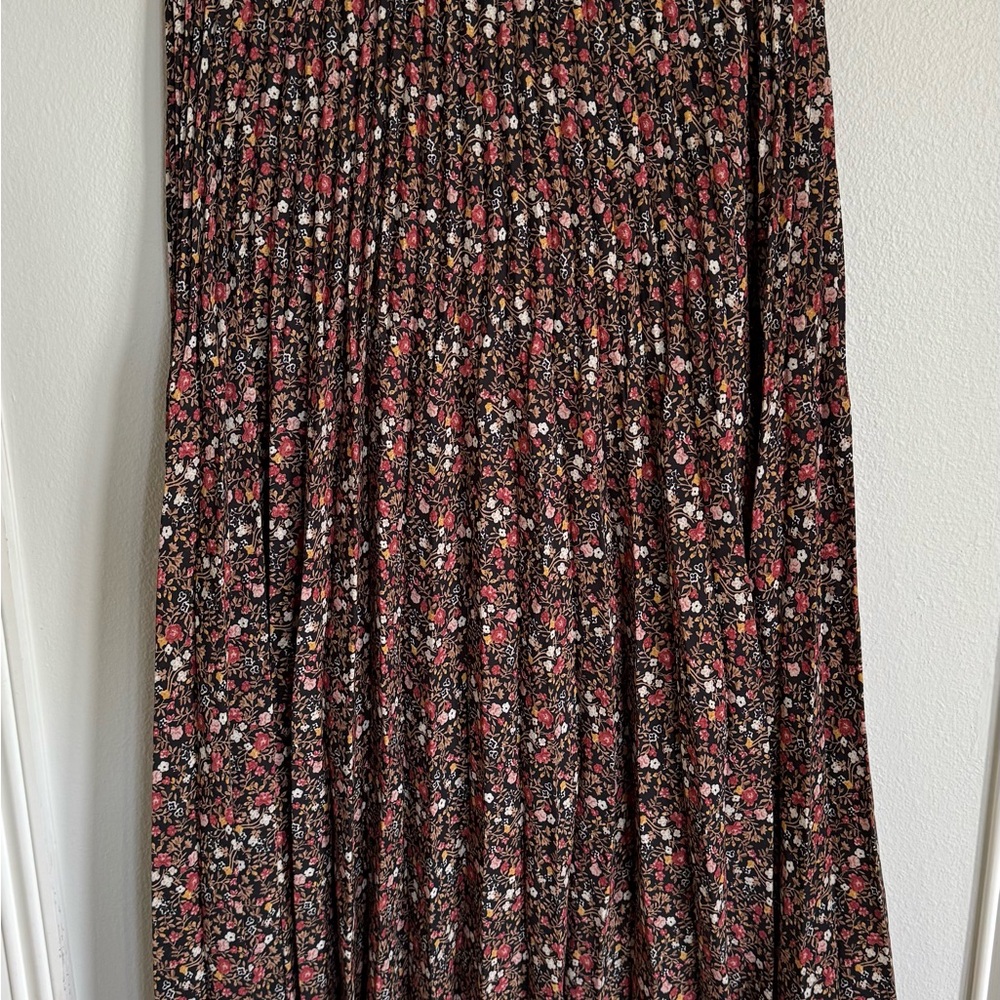 Max Studio Black and Tan Pleated Maxi Skirt A-Line Work — NWT
